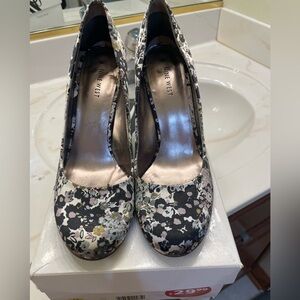 Nine West Black Floral Heels